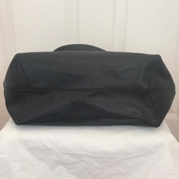 BCBG Paris purse 💕 - Picture 4 of 8